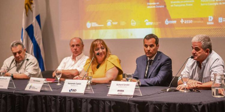 Ministerio de Vivienda lanza llamado para tres proyectos de construcción de viviendas en madera