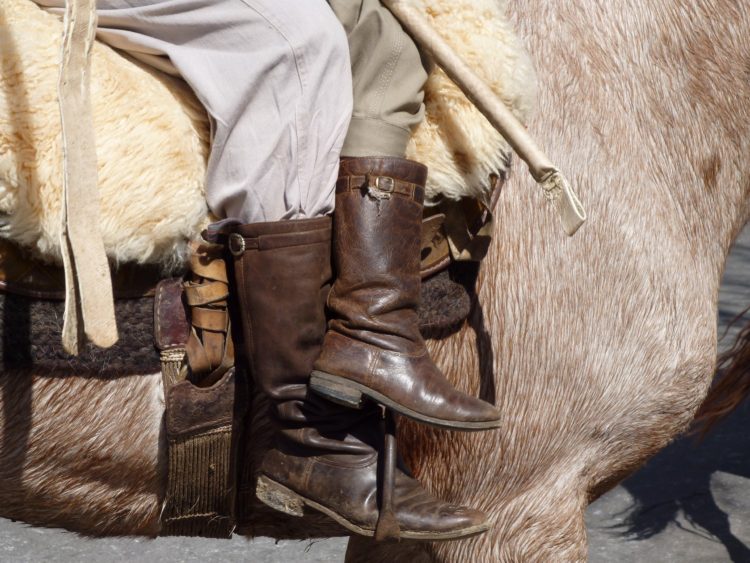 El 13 y 14 de enero es la 2ª edición de Mundo Gaucho en Punta del Este donde guasquería y platería criolla son invitados especiales