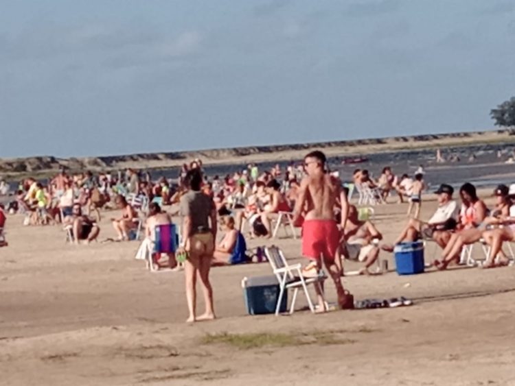 Laguna Merín es una fiesta de tanta gente que hay