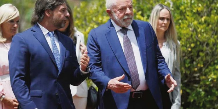 Aeropuertos Uruguay toma posesión de la terminal sanducera