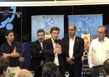 Ignacio Alonso continúa al mando de la AUF tras un inédito acto eleccionario