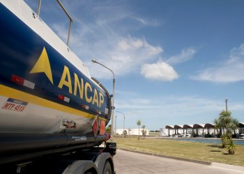 Por la sequía Ancap realiza aportes de combustible, alimento para animales y bombas de agua