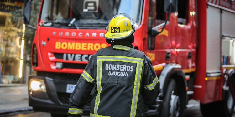 Director Nacional de Bomberos reconoce que hacen falta 400 efectivos en la fuerza
