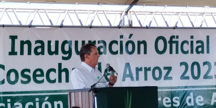 Lago instó al Gobierno a trabajar en represas y continuar esforzándose en bajar los costos logísticos