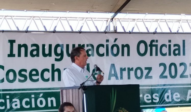 Lago instó al Gobierno a trabajar en represas y continuar esforzándose en bajar los costos logísticos