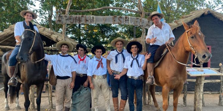 Sociedad Criolla a Poncho y Espuela de Melo gran ganadora de la Fiesta de la Patria Gaucha