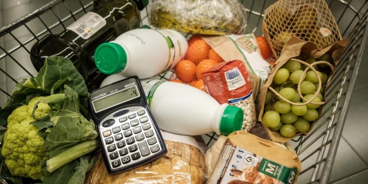 A pesar de la baja en el precio de los alimentos, persisten riesgos a la seguridad alimentaria