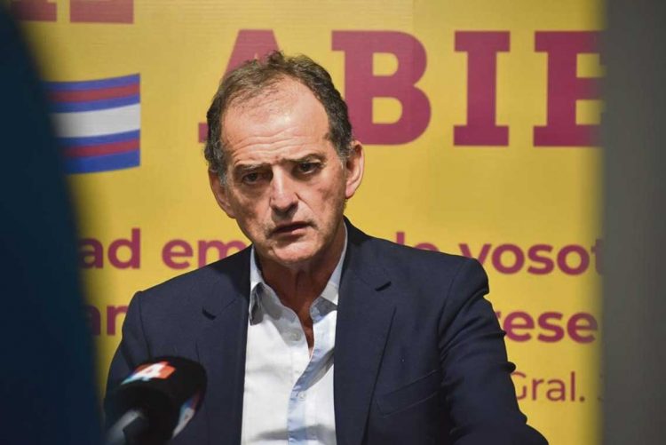 Manini Ríos: “Los monopolios privados parece que son sagrados y no se pueden tocar”