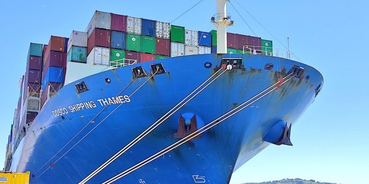 En febrero las exportaciones cayeron 8%