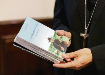 Con los zapatos al cielo. Vida de Jacinto Vera