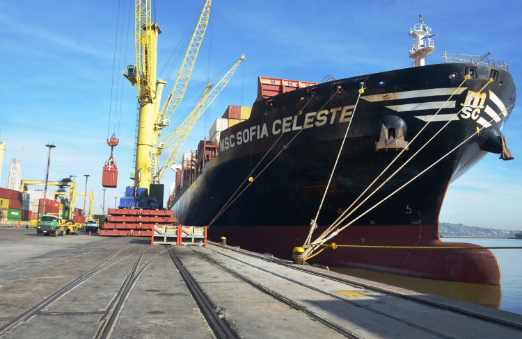 En marzo las exportaciones retrocedieron 4%