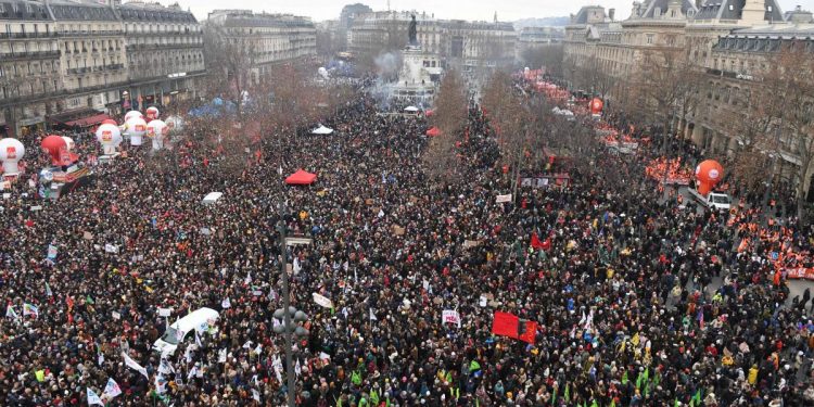 La reforma de las pensiones divide Francia