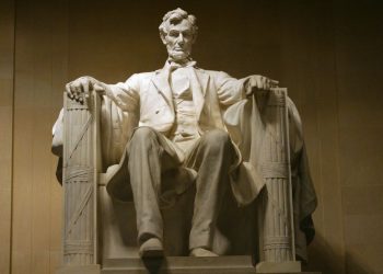 La publicidad no puede ser la columna vertebral de una gestión