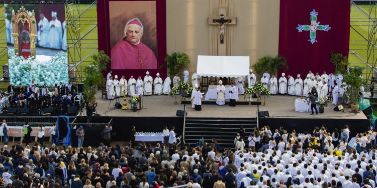 Jacinto Vera fue beatificado ante un Centenario colmado de fieles