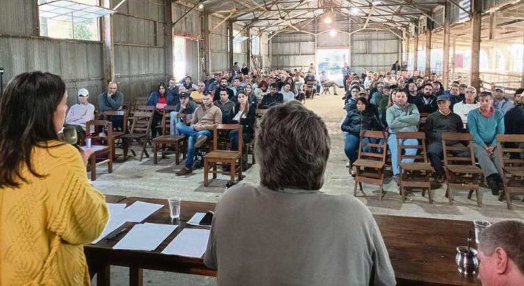 Apicultores de todo el país se reunieron en Durazno para abordar problemáticas del sector