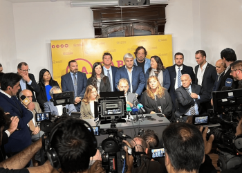 Cabildo Abierto continúa en la coalición y advierte que “el modelo presidencialista y personalista” lleva “a desencuentros”