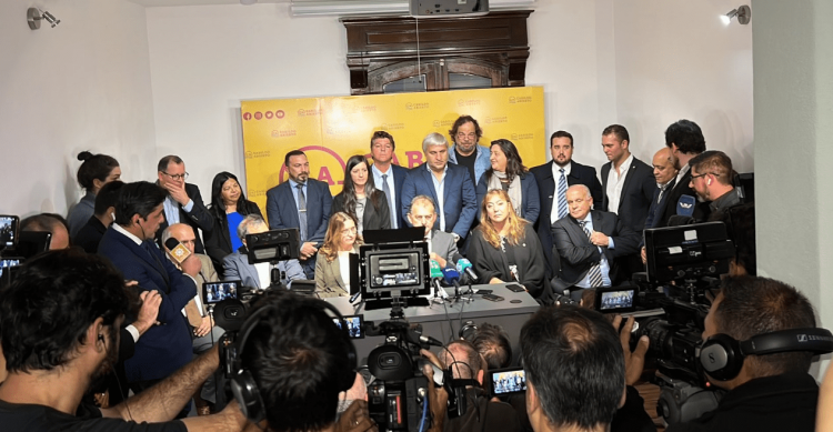 Cabildo Abierto continúa en la coalición y advierte que “el modelo presidencialista y personalista” lleva “a desencuentros”