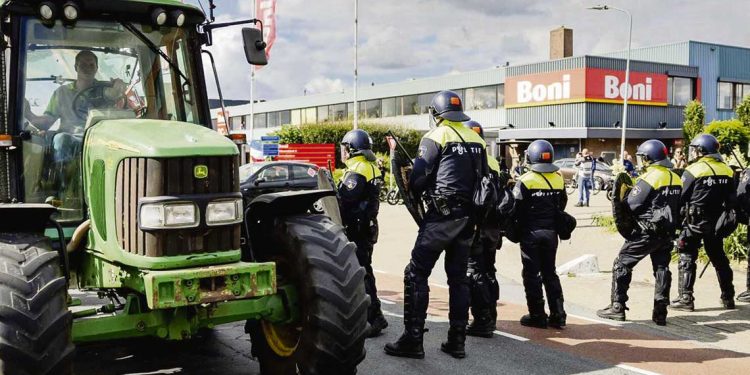 Protesta en los Países Bajos por restricciones a productores agrícolas enciende alertas en Uruguay