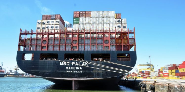 Exportaciones de abril tuvieron una fuerte caída del 23%