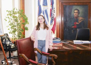 Karina Rando: Un pilar fundamental en el combate a las crisis que afectan la salud de la población