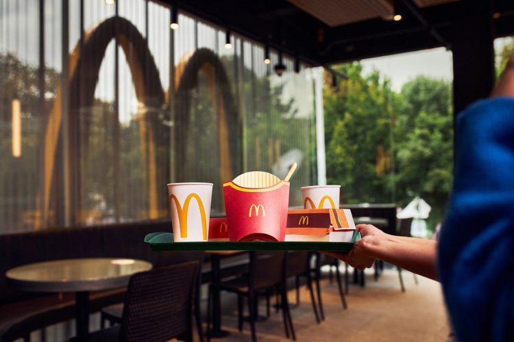 90% de los empaques de McDonald’s Uruguay no contienen plástico