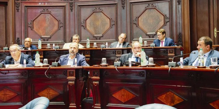 Reestructuración de deudas: Partido Nacional dijo que esta semana presentaría su proyecto