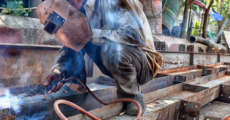 Empresas del litoral que contraten trabajadores tendrán un subsidio de hasta el 80%