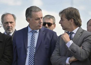 En acto en Las Piedras Yamandú Orsi llama a la unidad