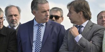 En acto en Las Piedras Yamandú Orsi llama a la unidad