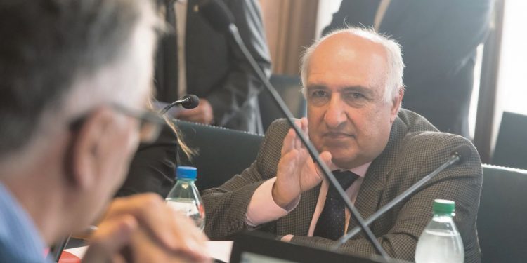 Reestructuración de deudas de personas físicas: Cabildo Abierto a la espera de propuesta oficial