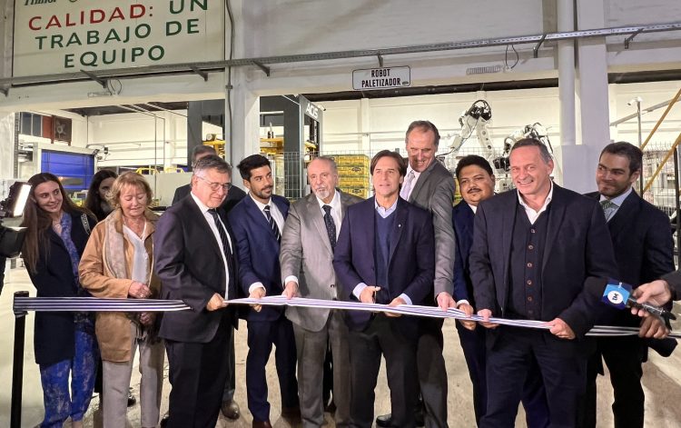 Cousa inauguró planta de envasado con tecnología de primer nivel