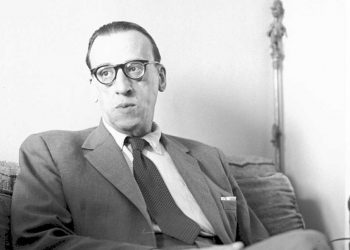 Tras el complejo universo humano de Paco Espínola