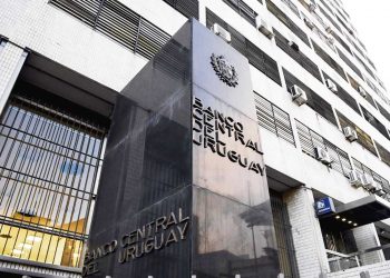 Labat y Domenech se reunieron en el BCU por deuda de las personas físicas