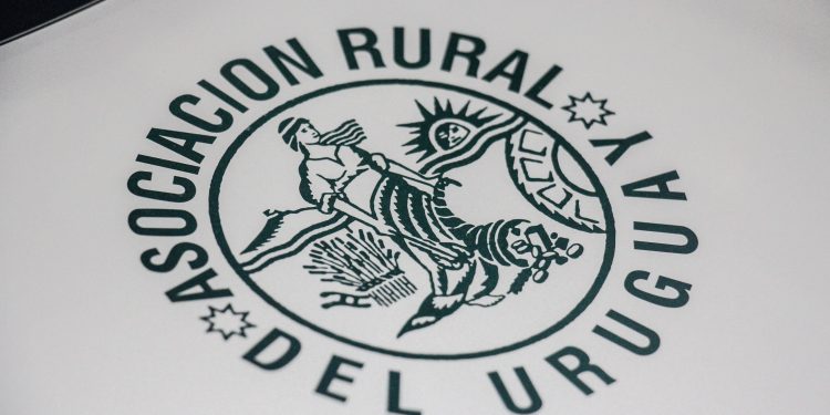Asociación Rural lanza críticas al gobierno por coyuntura actual del precio del dólar