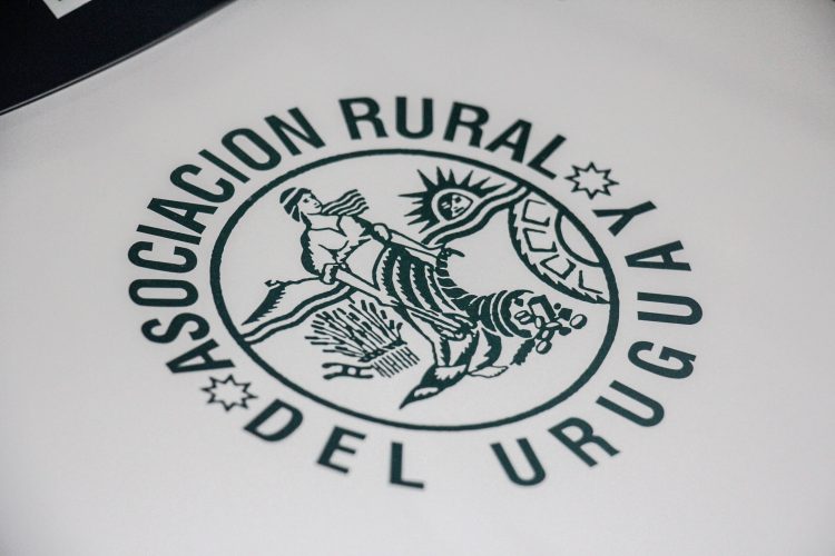 Asociación Rural lanza críticas al gobierno por coyuntura actual del precio del dólar