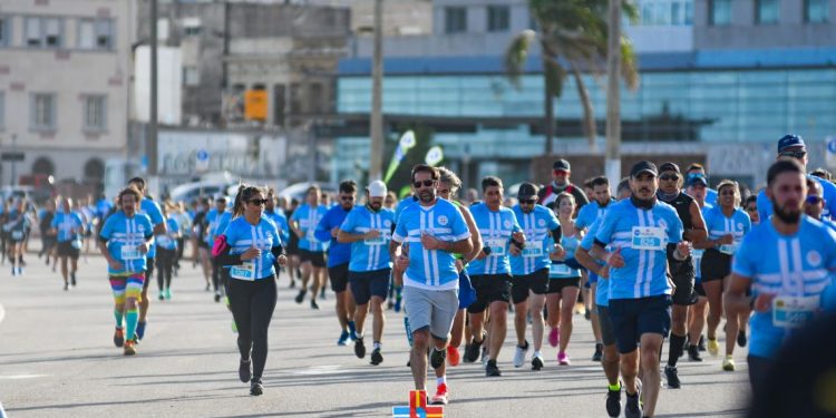 La tradicional carrera de La Asociación Española contó con más de 3.500 participantes