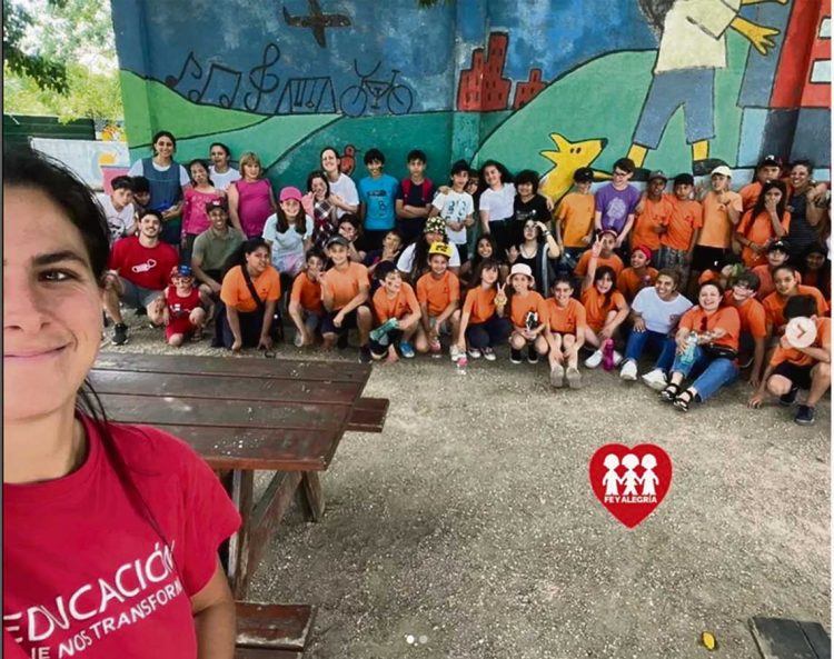 Donde termina el asfalto empiezan las escuelas de Fe y Alegría