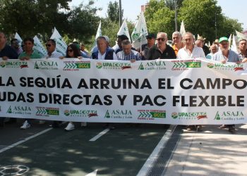 Productores españoles se movilizarán en reclamos por falta de medidas adecuadas ante la sequía que los afecta.