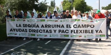 Productores españoles se movilizarán en reclamos por falta de medidas adecuadas ante la sequía que los afecta.