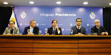 Declaran la emergencia hídrica y exoneran de impuestos al agua embotellada