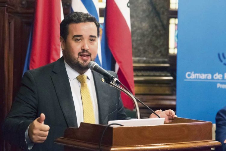 Ciberdelitos: Comisión aprueba el proyecto y ahora pasa al Plenario