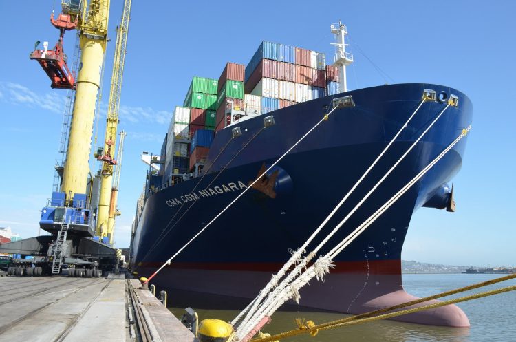 En mayo las exportaciones cayeron por octavo mes