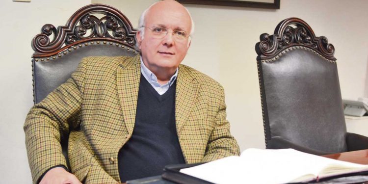 “Tenemos un tipo de cambio atrasado no menos del 25% y en trayectoria ascendente”