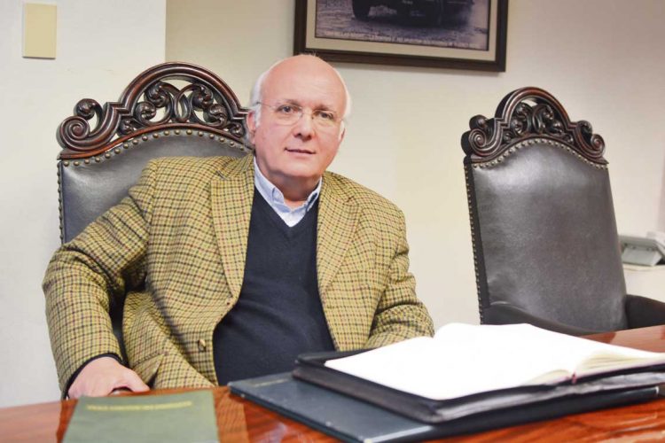 “Tenemos un tipo de cambio atrasado no menos del 25% y en trayectoria ascendente”