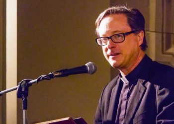 “Hay una crisis de la transmisión de la fe en las familias y en muchos colegios y eso preocupa”