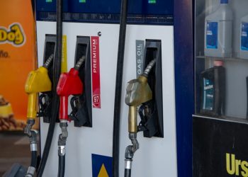 En julio se mantienen los precios de los combustibles