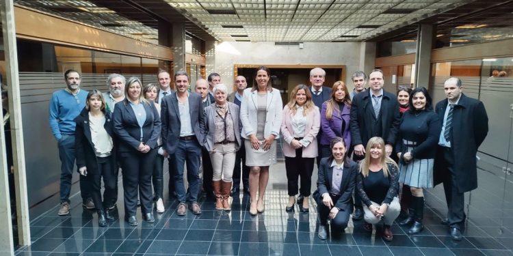 Presidenta del INISA destaca avances en visita al parlamento