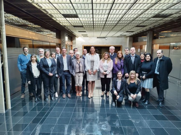 Presidenta del INISA destaca avances en visita al parlamento