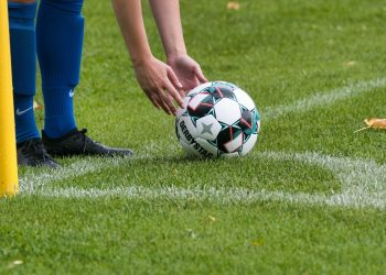 El fútbol y un juego peligroso