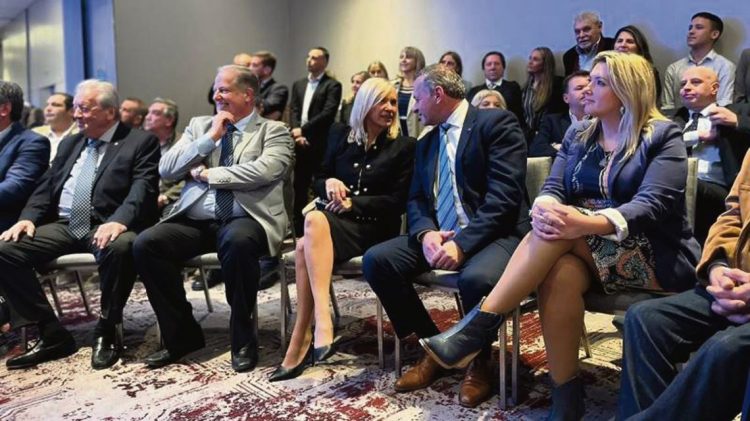 Nuevo sector respalda a Delgado y Laura Raffo inaugura su sede central